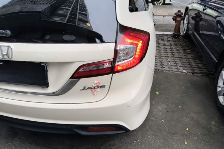 Used Honda Jade 2013 1.8L automatic Comfort version 5 seats Right Rear Taillight