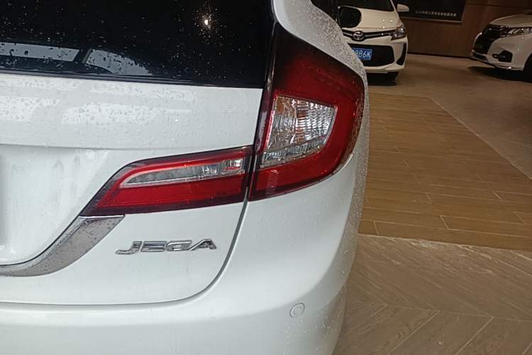 Used Honda Jade 2013 1.8L automatic Comfort version 5 seats Right Rear Taillight
