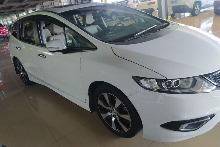 Used Honda Jade 2013 1.8L CVT Luxury Edition 6 seats Right Side