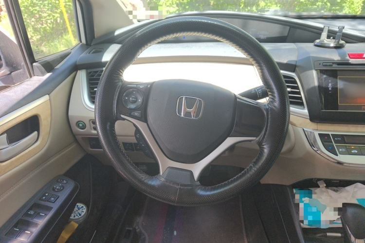 Used Honda Jade 2013 1.8L automatic Comfort version 5 seats Steering Wheel