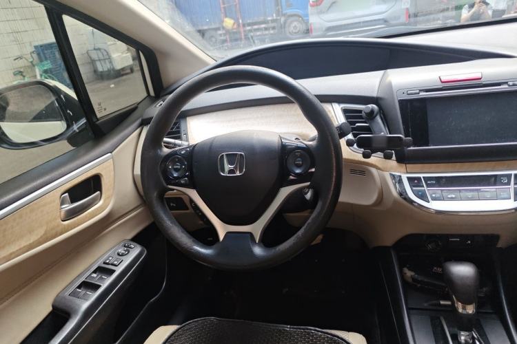Used Honda Jade 2013 1.8L automatic Comfort version 5 seats Steering Wheel