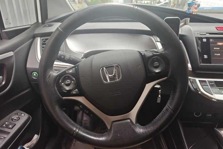 Used Honda Jade 2013 1.8L automatic Comfort version 5 seats Steering Wheel