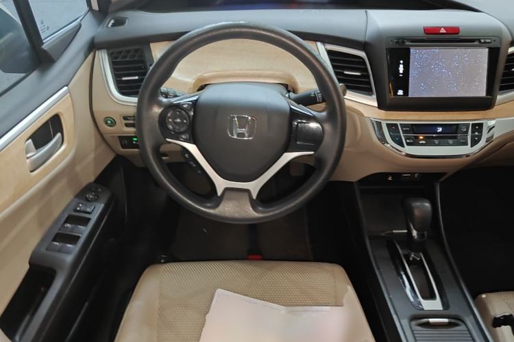 Used Honda Jade 2013 1.8L automatic Comfort version 5 seats Steering Wheel