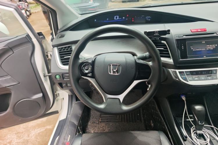 Used Honda Jade 2013 1.8L automatic Comfort version 5 seats Steering Wheel