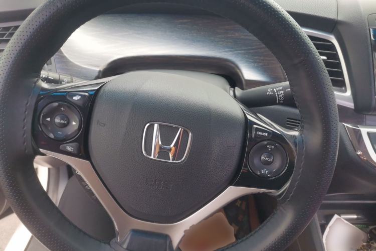 Used Honda Jade 2013 1.8L CVT Luxury Edition 5 seats Steering Wheel