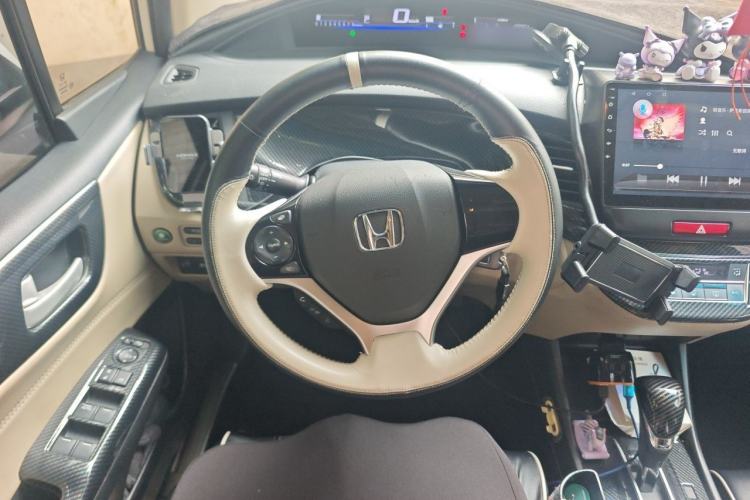 Used Honda Jade 2013 1.8L automatic Comfort version 5 seats Steering Wheel
