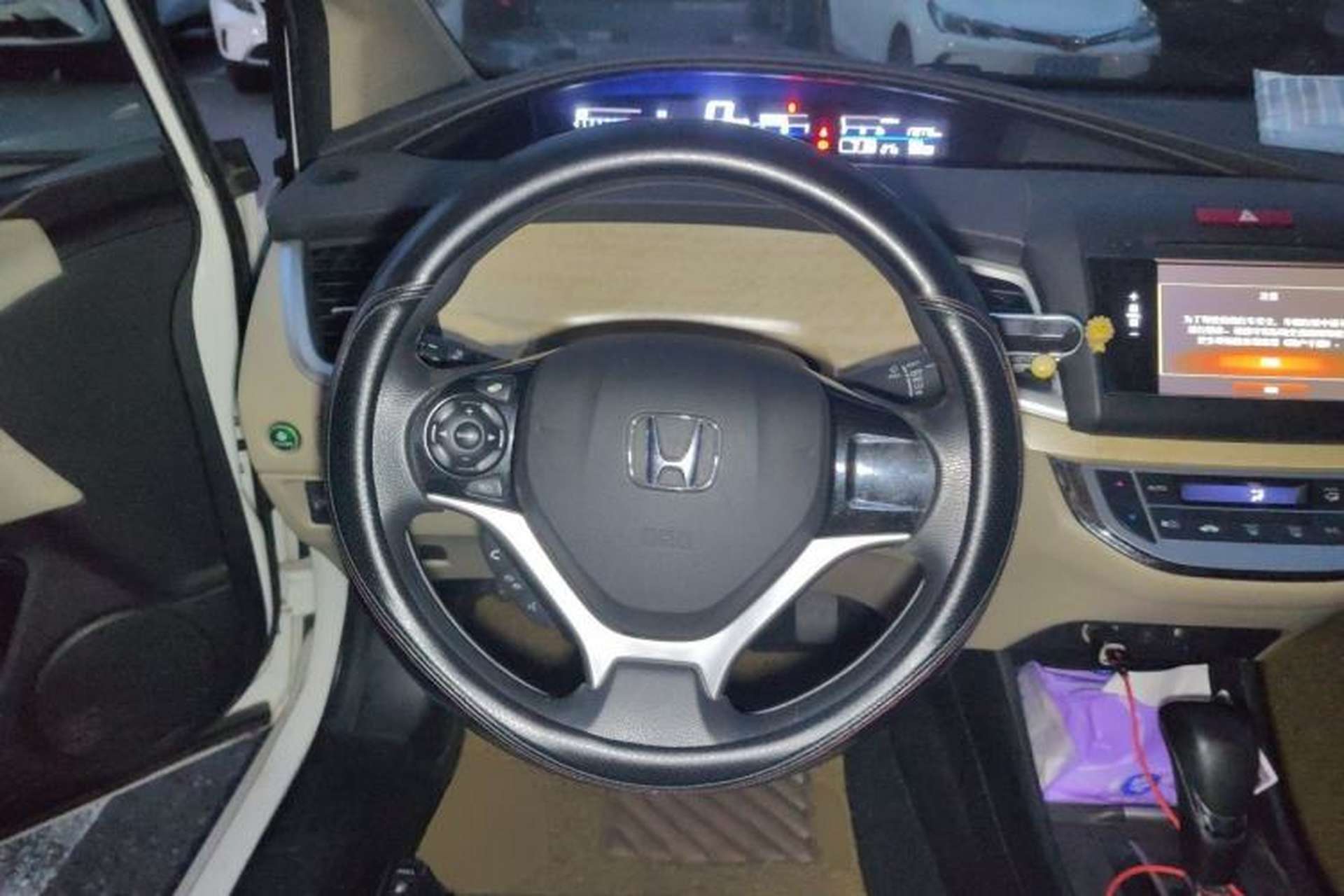 Used Honda Jade 2013 1.8L automatic Comfort version 5 seats Steering Wheel