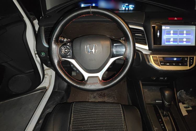 Used Honda Jade 2013 1.8L automatic Comfort version 5 seats Steering Wheel