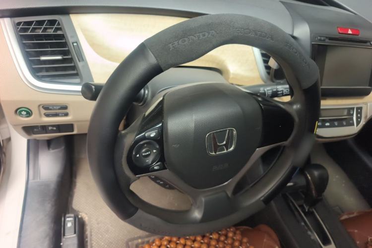 Used Honda Jade 2013 1.8L automatic Comfort version 5 seats Steering Wheel