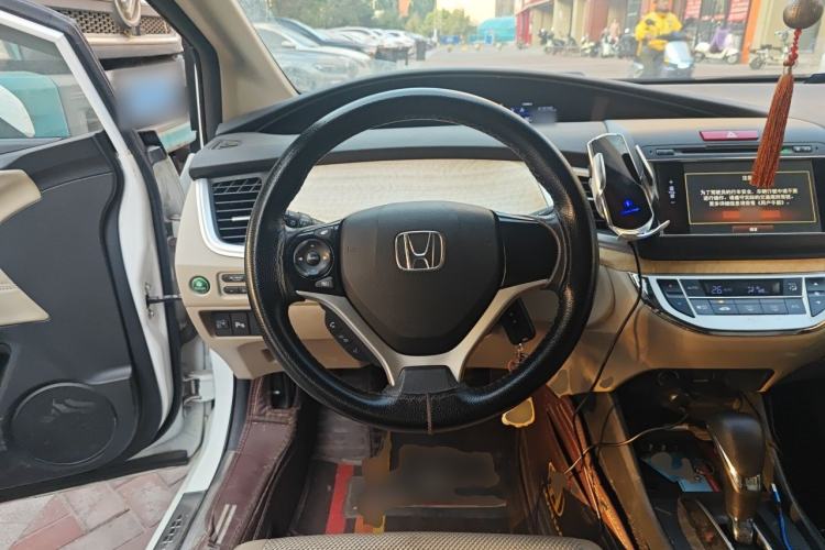 Used Honda Jade 2013 1.8L automatic Comfort version 5 seats Steering Wheel