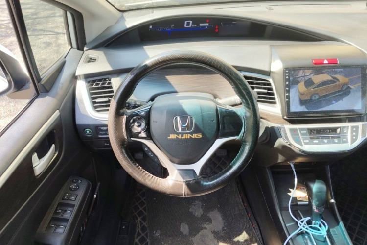 Used Honda Jade 2013 1.8L automatic Comfort version 5 seats Steering Wheel