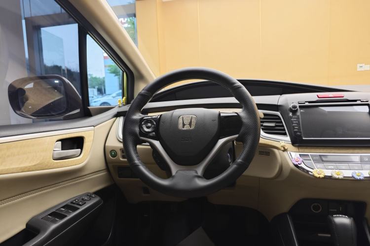 Used Honda Jade 2013 1.8L automatic Comfort version 5 seats Steering Wheel