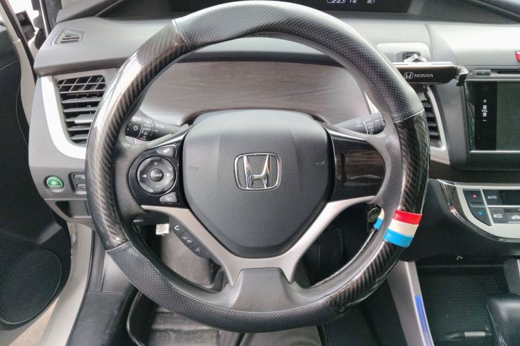 Used Honda Jade 2013 1.8L automatic Comfort version 5 seats Steering Wheel