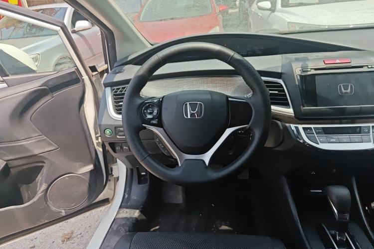 Used Honda Jade 2013 1.8L automatic Comfort version 5 seats Steering Wheel