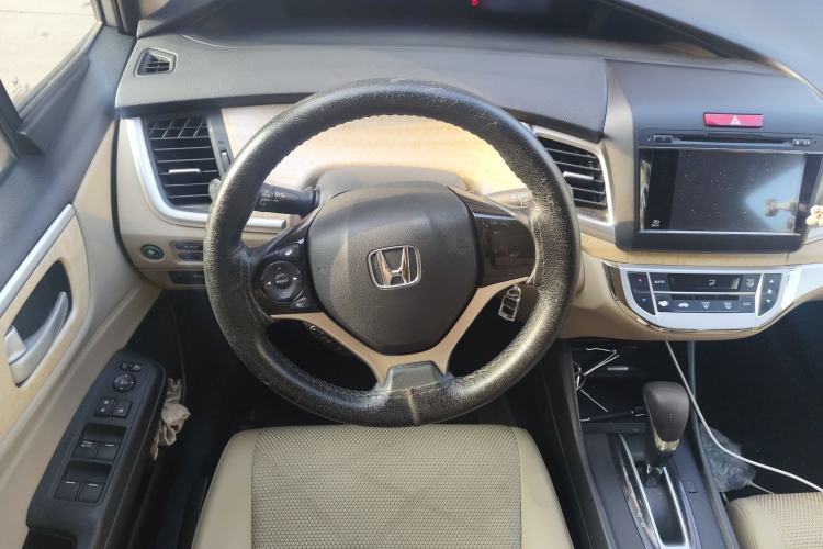 Used Honda Jade 2013 1.8L automatic Comfort version 5 seats Steering Wheel