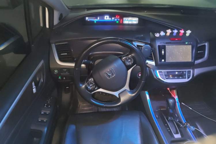 Used Honda Jade 2013 1.8L CVT Luxury Edition 6 seats Steering Wheel