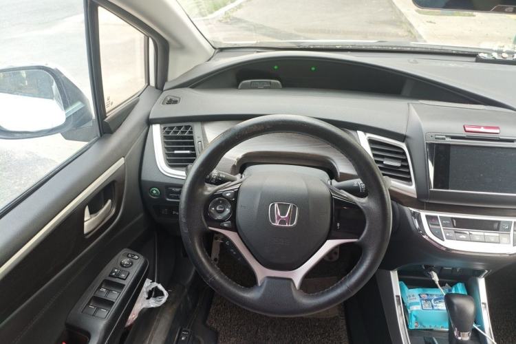 Used Honda Jade 2013 1.8L automatic Comfort version 5 seats Steering Wheel