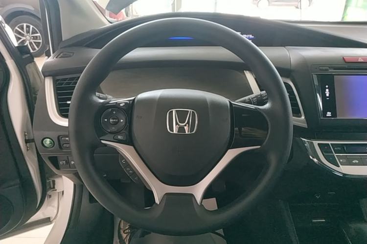 Used Honda Jade 2013 1.8L automatic Comfort version 5 seats Steering Wheel