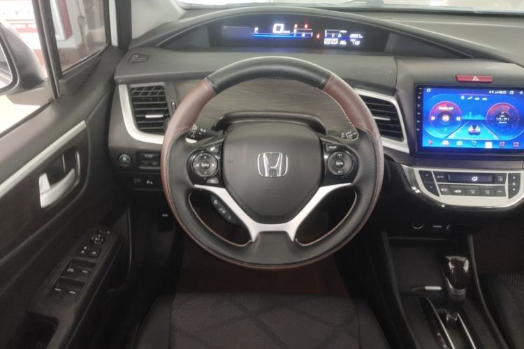 Used Honda Jade 2013 1.8L automatic Comfort version 5 seats Steering Wheel