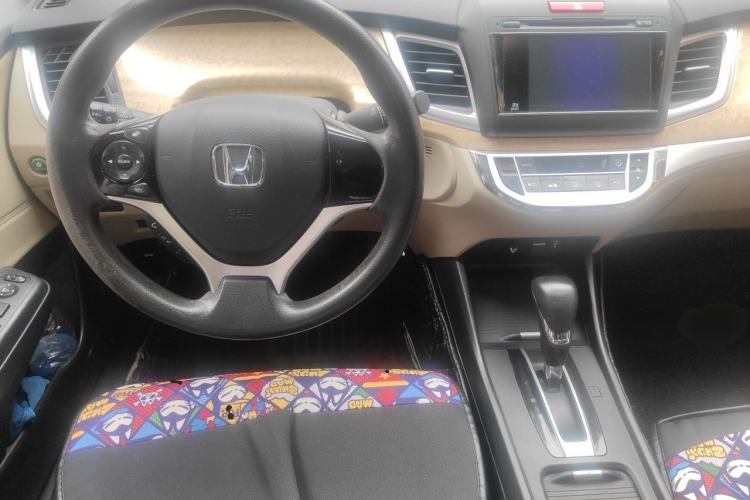 Used Honda Jade 2013 1.8L automatic Comfort version 5 seats Steering Wheel