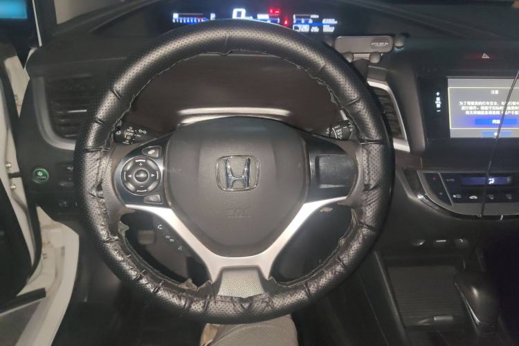 Used Honda Jade 2013 1.8L automatic Comfort version 5 seats Steering Wheel