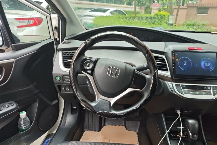 Used Honda Jade 2013 1.8L automatic Comfort version 5 seats Steering Wheel