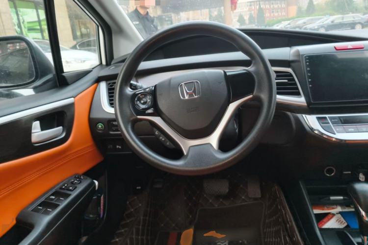 Used Honda Jade 2013 1.8L automatic Comfort version 5 seats Steering Wheel