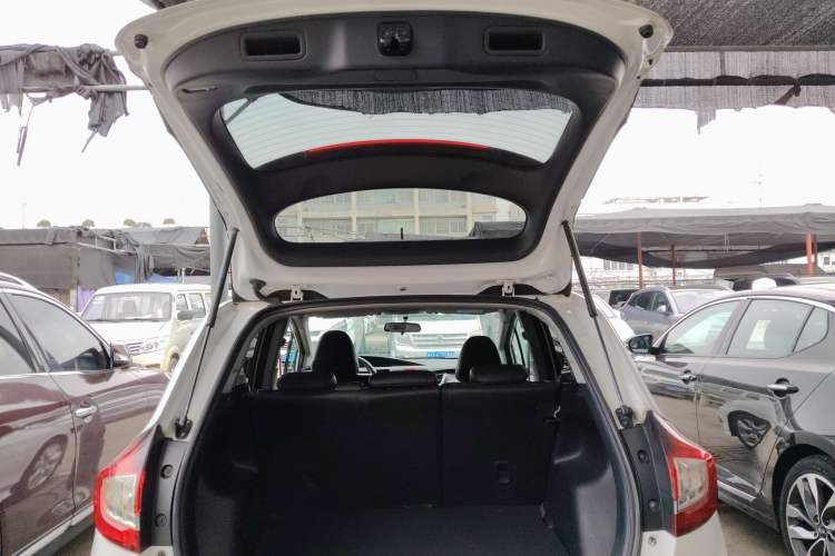 Used Honda Jade 2013 1.8L automatic Comfort version 5 seats Trunk