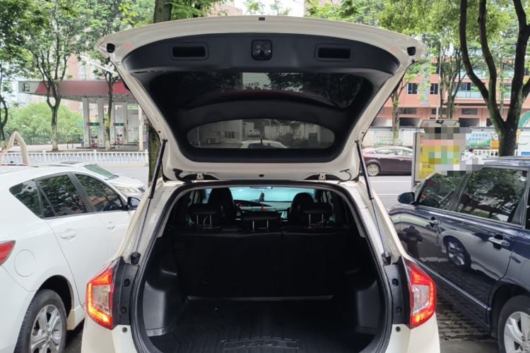 Used Honda Jade 2013 1.8L automatic Comfort version 5 seats Trunk