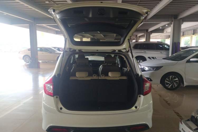 Used Honda Jade 2013 1.8L CVT Luxury Edition 6 seats Trunk