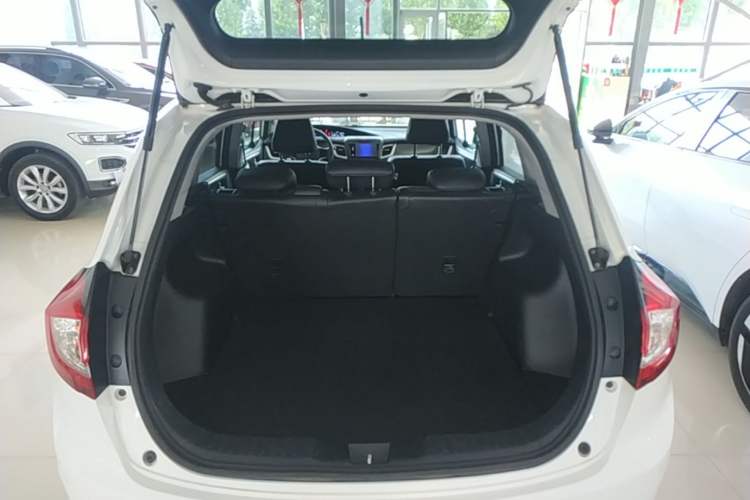 Used Honda Jade 2013 1.8L automatic Comfort version 5 seats Trunk