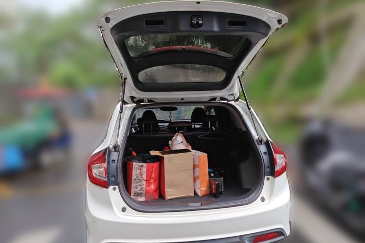 Used Honda Jade 2013 1.8L automatic Comfort version 5 seats Trunk