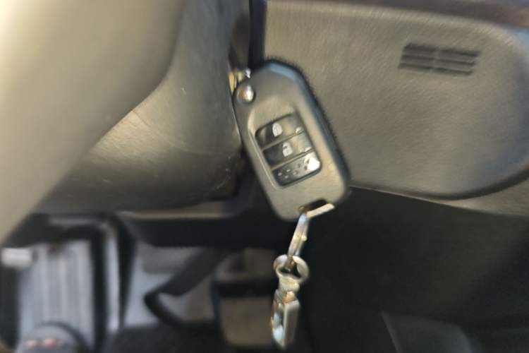 Used Honda Jade 2013 1.8L automatic Comfort version 5 seats Vehicle Key