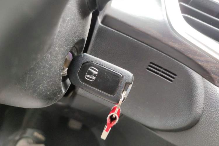 Used Honda Jade 2013 1.8L automatic Comfort version 5 seats Vehicle Key
