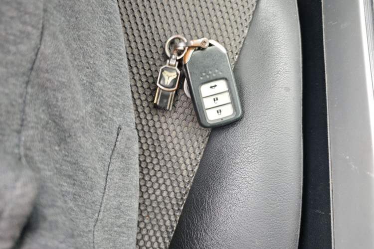 Used Honda Jade 2013 1.8L automatic Comfort version 5 seats Vehicle Key