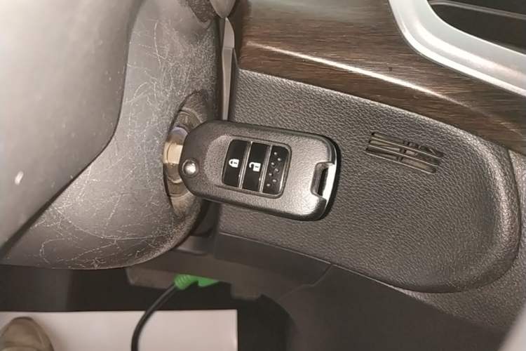 Used Honda Jade 2013 1.8L automatic Comfort version 5 seats Vehicle Key