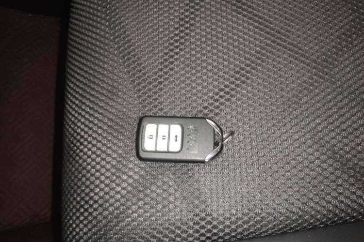 Used Honda Jade 2013 1.8L automatic Comfort version 5 seats Vehicle Key