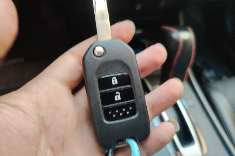 Used Honda Jade 2013 1.8L automatic Comfort version 5 seats Vehicle Key