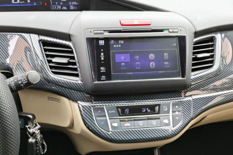 Used Honda Jade 2013 1.8L automatic Comfort version 5 seats Audio And AC Panel