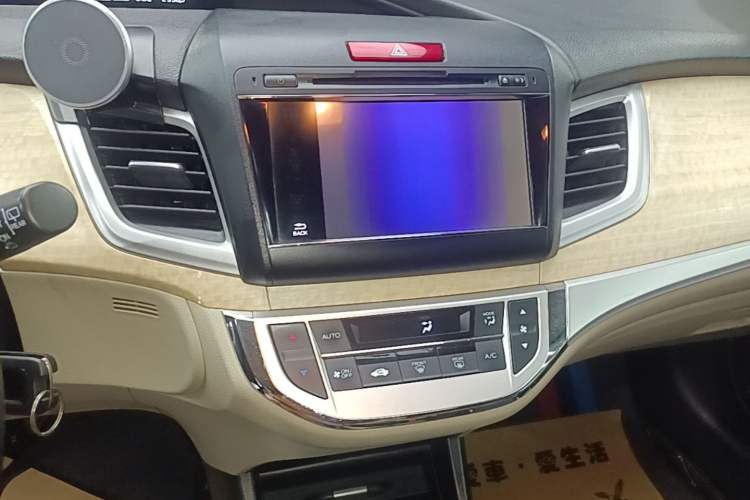 Used Honda Jade 2013 1.8L automatic Comfort version 5 seats Audio And AC Panel