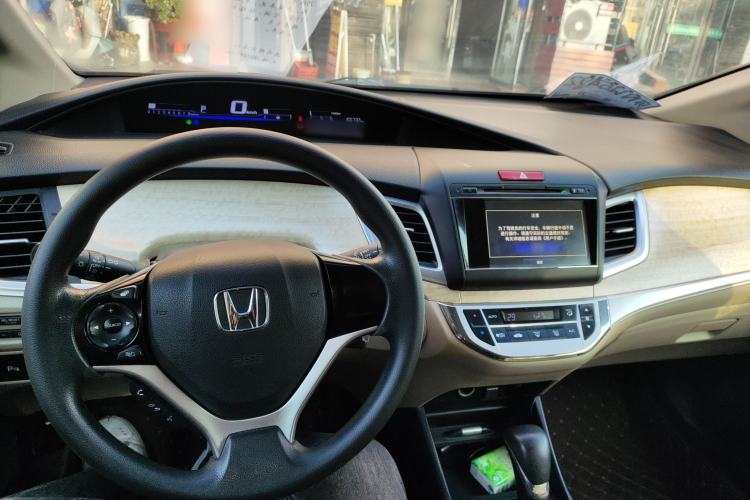Used Honda Jade 2013 1.8L automatic Comfort version 5 seats Center Console