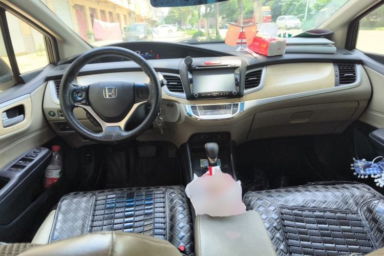 Used Honda Jade 2013 1.8L automatic Comfort version 5 seats Center Console