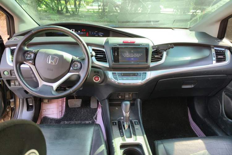Used Honda Jade 2013 1.8L CVT Luxury Edition 5 seats Center Console