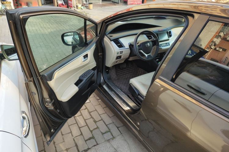 Used Honda Jade 2013 1.8L automatic Comfort version 5 seats Driver Seat