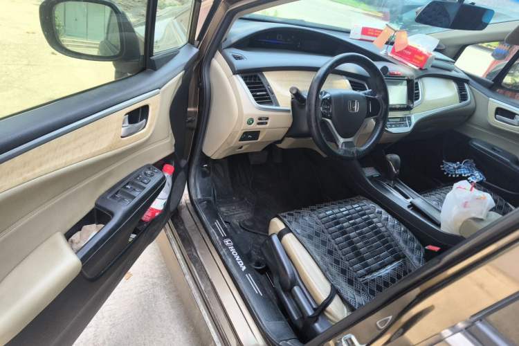 Used Honda Jade 2013 1.8L automatic Comfort version 5 seats Driver Seat