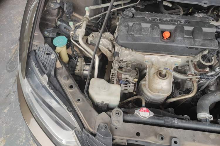 Used Honda Jade 2013 1.8L automatic Comfort version 5 seats Engine Bay Right
