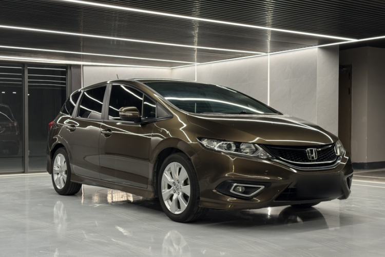 Used Honda Jade 2013 1.8L automatic Comfort version 5 seats Exterior 1