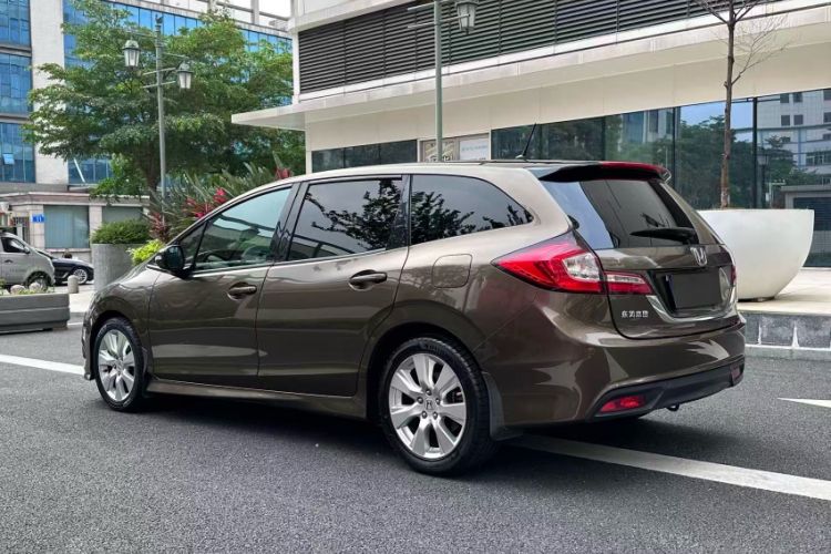 Used Honda Jade 2013 1.8L automatic Comfort version 5 seats Exterior 1