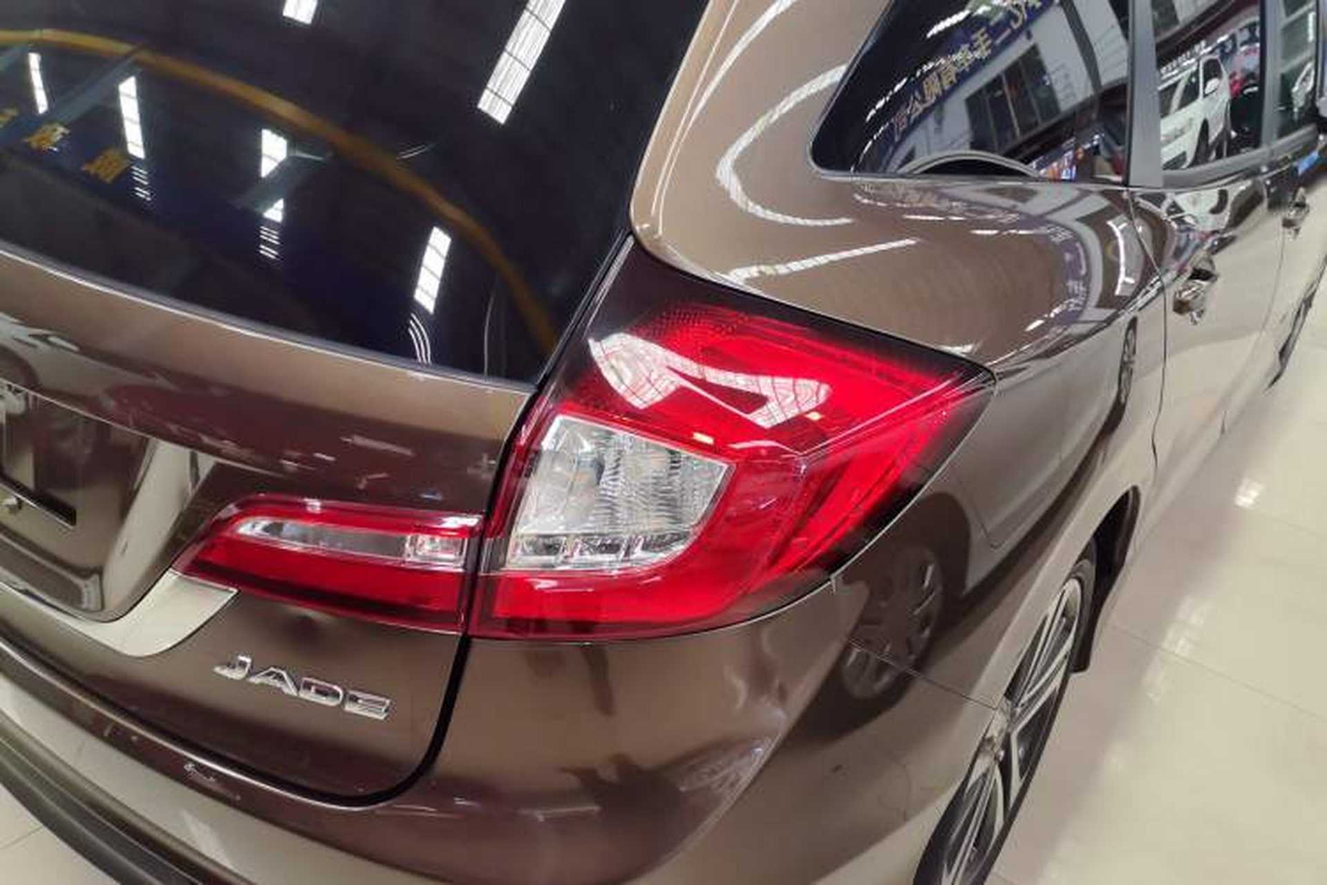 Used Honda Jade 2013 1.8L automatic Comfort version 5 seats Exterior 1