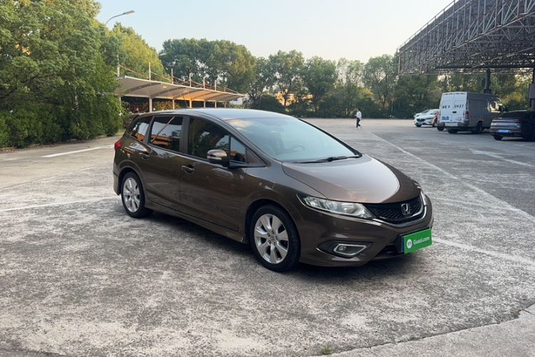 Used Honda Jade 2013 1.8L automatic Comfort version 5 seats Exterior 1